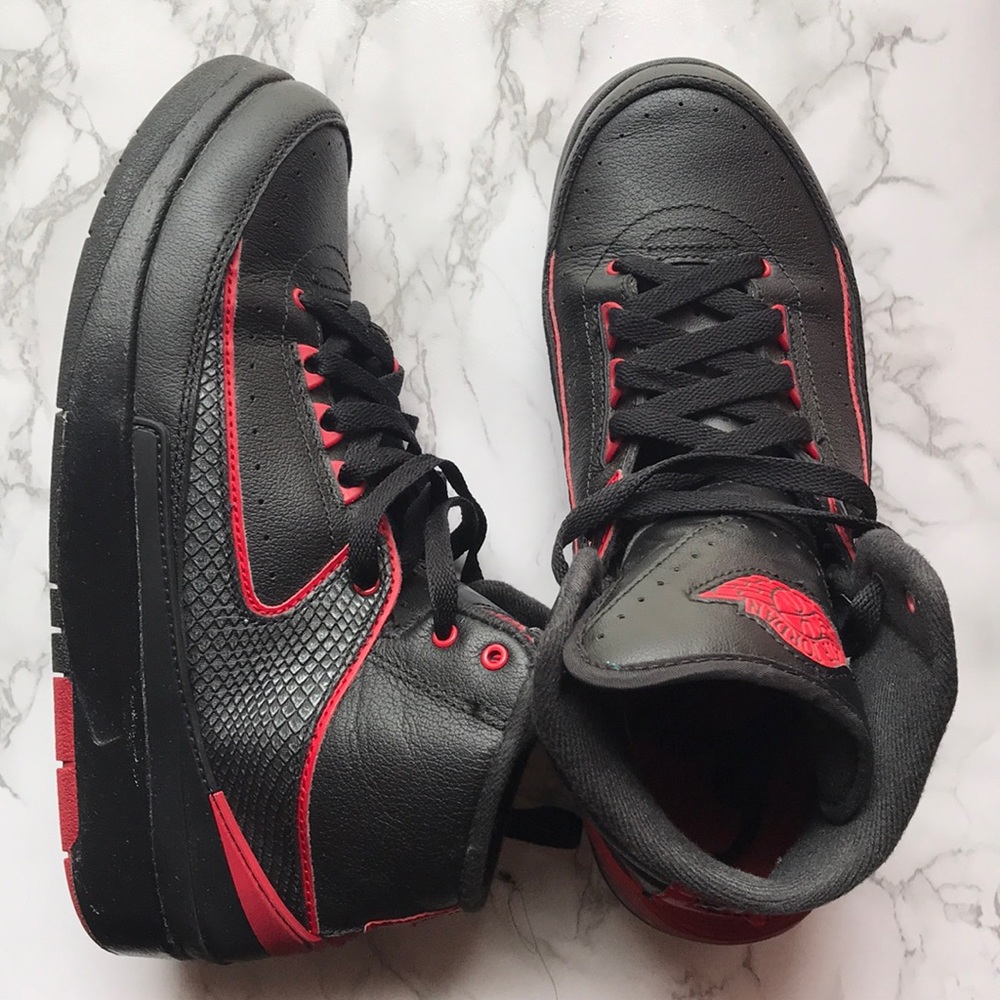 Nike Air Jordan 2 retro shoes